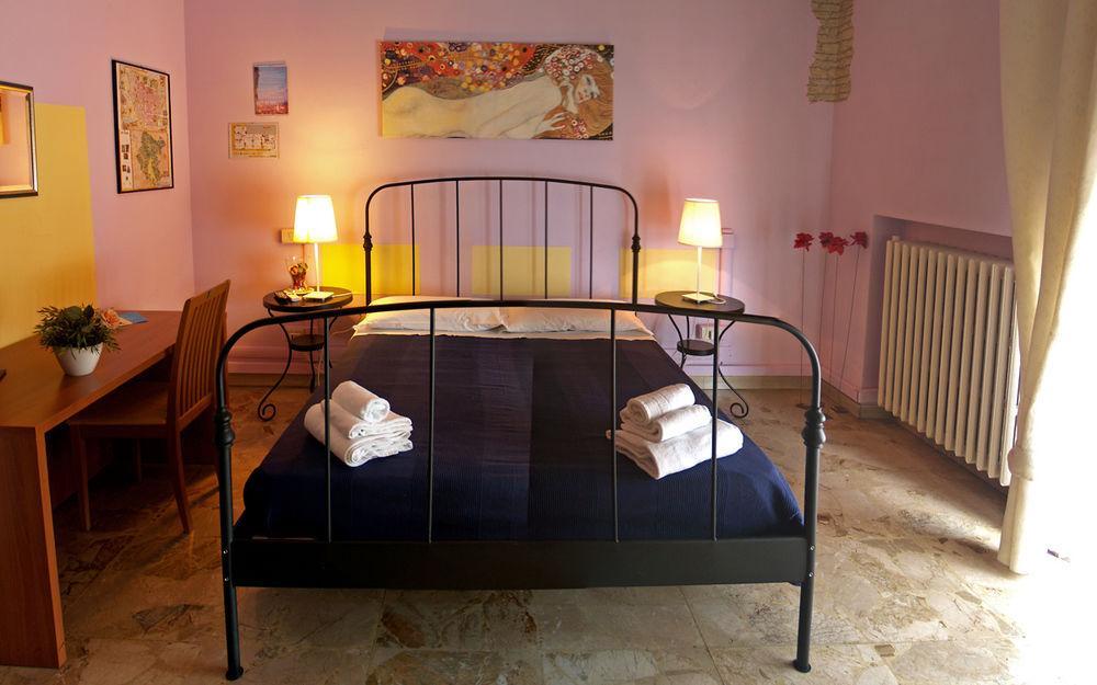 B&B Cameracaffe Centro 아레초 외부 사진